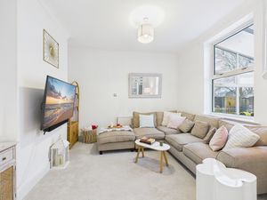 Living Room- click for photo gallery